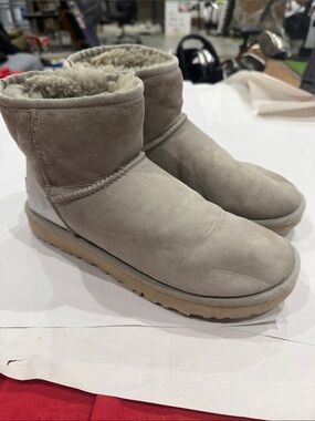 Ugg short Plush Lined Short Winter Boot - light grey and silver